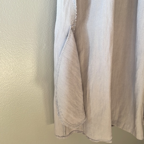 Beautiful off the shoulder top - Picture 6 of 8